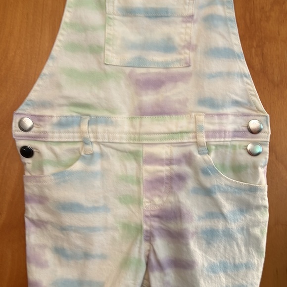 Little girls suspender shorts - Picture 3 of 7